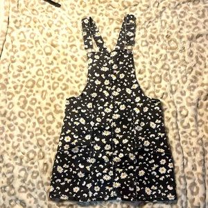 No Boundaries, Black, skirt overalls, with white and yellow daisies